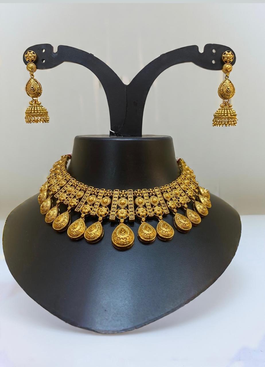 Bahurani Collection is known for its beautiful designs, affordable prices, and a wide range of jewellery options. Here’s why people love shopping from this store